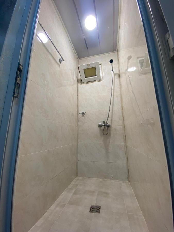 Apartment Studio Maksim Batumi Esterno foto