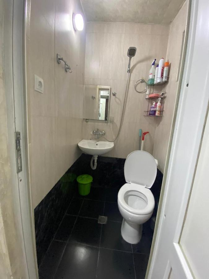 Apartment Studio Maksim Batumi Esterno foto
