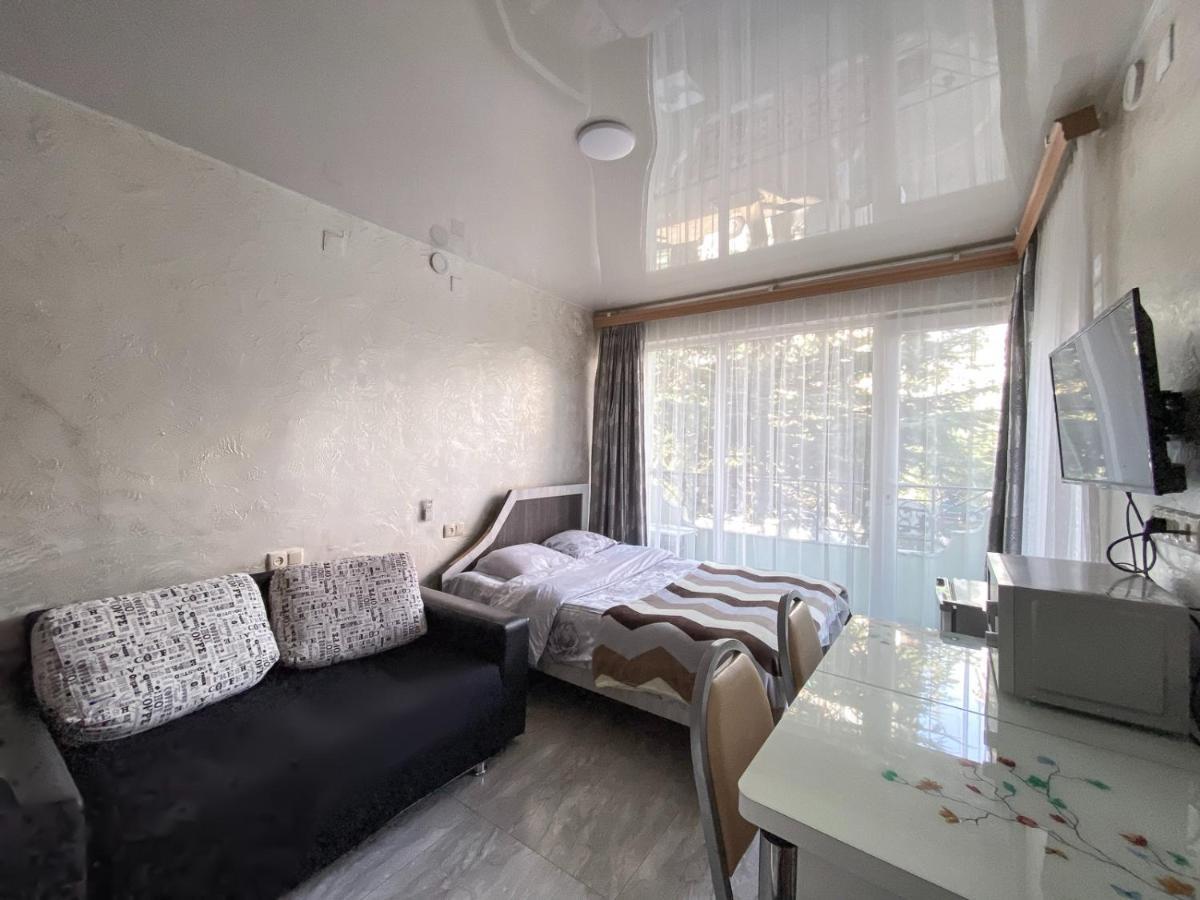 Apartment Studio Maksim Batumi Esterno foto