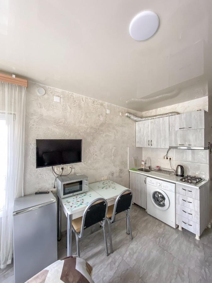 Apartment Studio Maksim Batumi Esterno foto